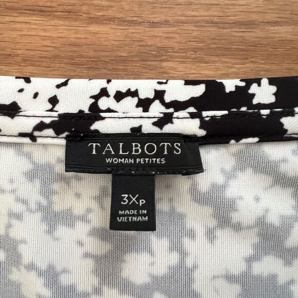 Talbots Woman Petites Top Size 3XP Black/White Floral Print Split Neck - Picture 3 of 7